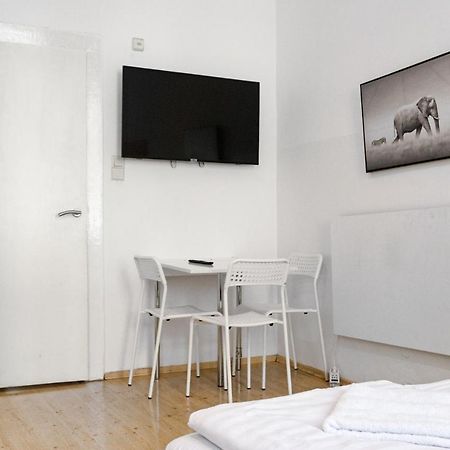 Attractive Apartment Near Wiener Stadthalle מראה חיצוני תמונה